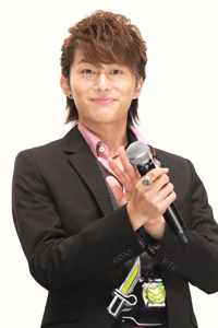 映画『劇場版 仮面ライダー鎧武 サッカー大決戦！ 黄金の果実争奪杯！』初日舞台挨拶レポート｜小林豊 画像｜ビジュアルボーイ