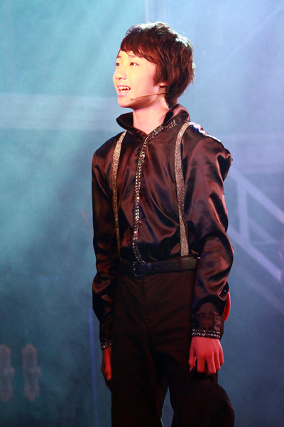 太田基裕・加藤良輔・藤田玲らが歌とダンスで魅了！ 『Club