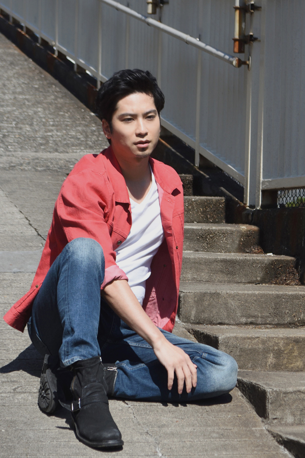 毎日新聞『毎日夫人』俳優紹介コーナー「シアターの昴」|滝口幸広『毎日夫人』アザーカット/メイキングビジュアルボーイ