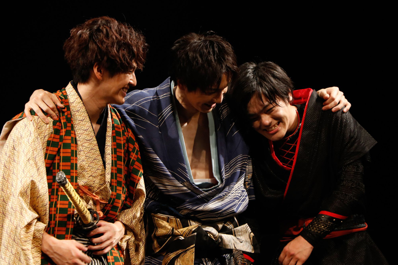 アニメものまね芸人と俳優がタッグを組んだ 劇団アニメ座ハイブリッド 舞台の鼓動は愛 が開幕 フォトレポート 14枚目 全15枚 ビジュアルボーイ