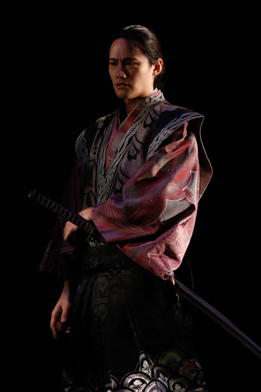 アニメものまね芸人と俳優がタッグを組んだ 劇団アニメ座ハイブリッド 舞台の鼓動は愛 が開幕 フォトレポート 4枚目 全15枚 ビジュアルボーイ